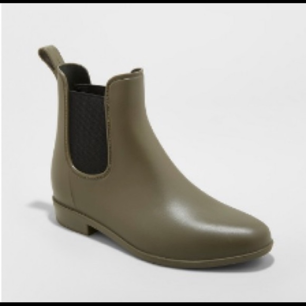 NWT Rain Boots
